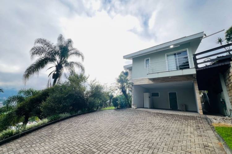 CASA  NO BAIRRO VILA NOVA